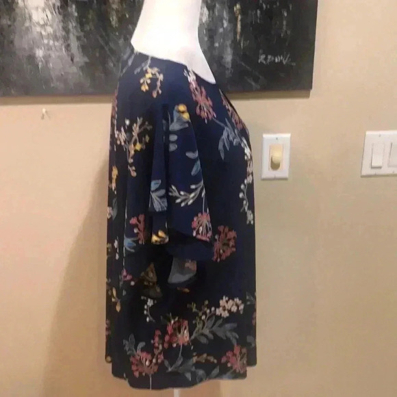 Liz Claiborne Career Floral Top Layered Oversized Short Bell Sleeves-Size XL - Picture 4 of 9